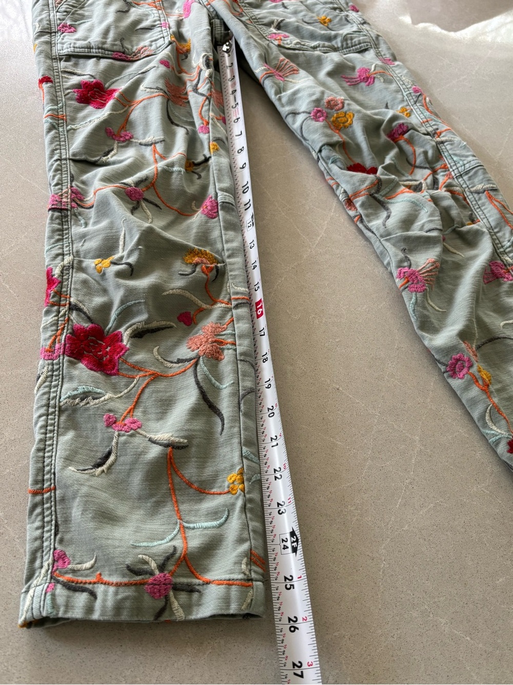 Anthropologie Pilcro Wanderer Embroidered Floral Cargo Pant Sage Pink Size 26 - Picture 11 of 14